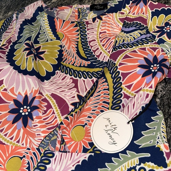 Milk & Honey Short Sleeve New Romper Size L Flowered Paisley Cutout - Picture 7 of 9